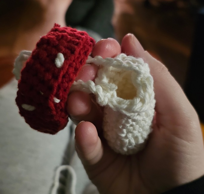 desultorysauropsid's make photo for Lipbalm/Chapstick mushroom holder