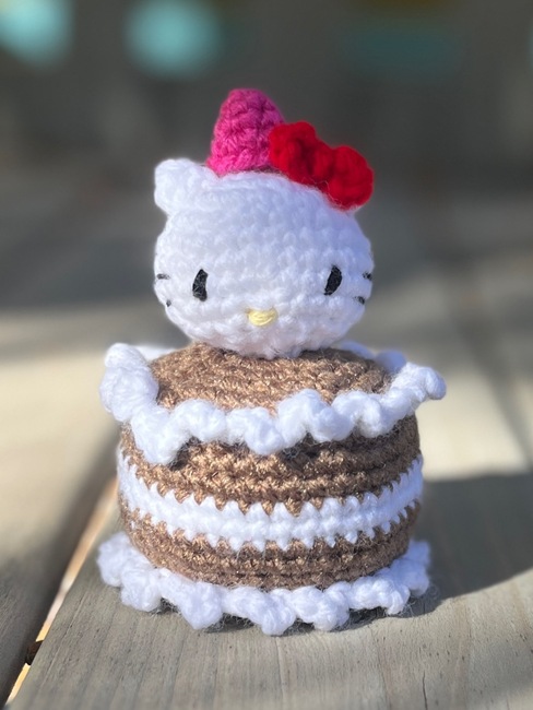 krmrsr's make photo for Hello Kitty Cupcake crochet