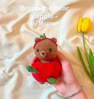 Bruno the bear as an apple