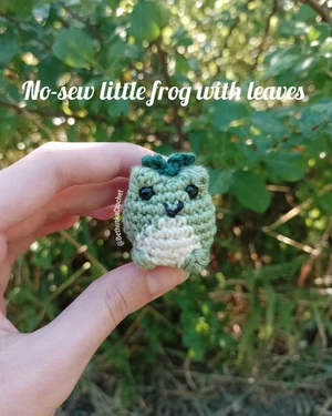 No-sew little frog with leaves