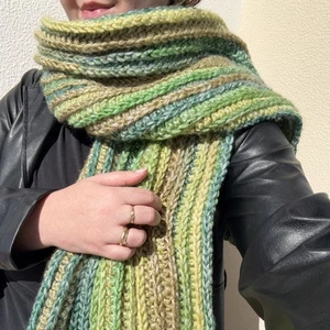 Knit-Like Scarf