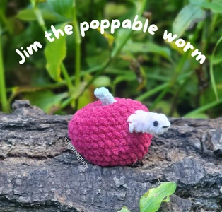 Jim the poppable worm in a apple (No-sew)
