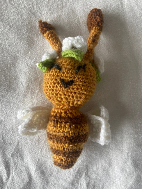 bee: Crochet pattern | Ribblr