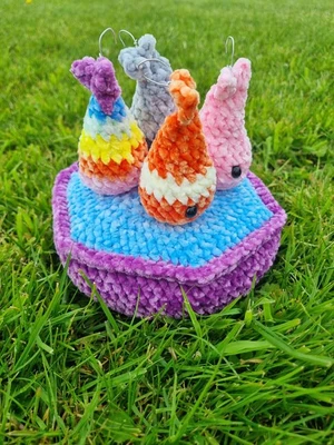 No-sew hook a fish (4 fish versions and base included)