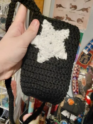 Star phone pouch