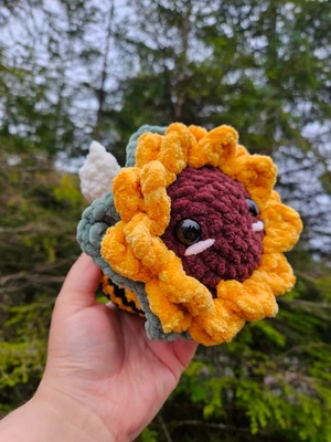 Low-sew Floral Bee