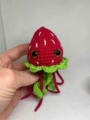Strawberry Jellyfish | Amigurumi Pattern (ENG)