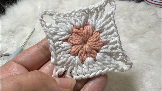 Easy Crochet Flower Granny Square  Step by Step Tutorial for Beginners