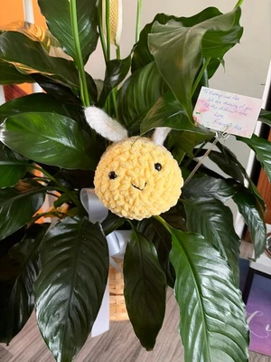 Low-sew Mama bee
