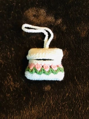 Tulip Earbud Case Crochet Pattern