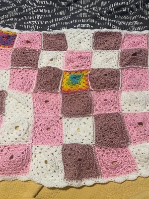 Sunburst Granny Square Child\'s Blanket