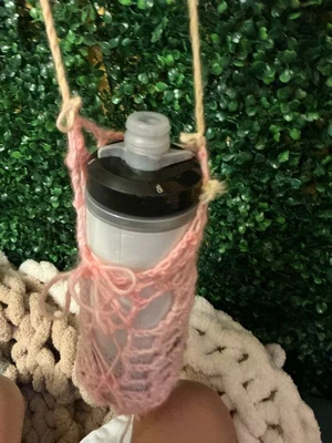 Cute mesh adjustable water bottle holder