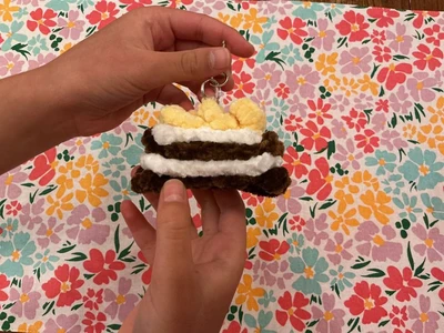 Mini cake keychain (no sew)