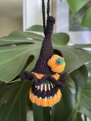 Jack-o@q-Shuttle: Halloween Monster Charm (Upcycled Pattern)