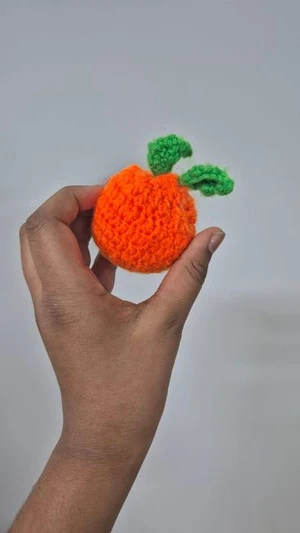 Low-sew Small Hungry caterpillar WITH BONUS ORNAGE