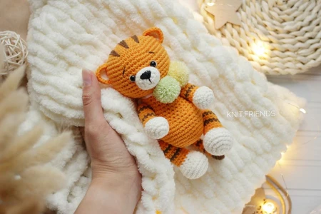 Rio the tiger amigurumi crochet pattern