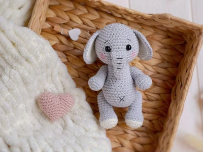 Safari elephant amigurumi crochet pattern
