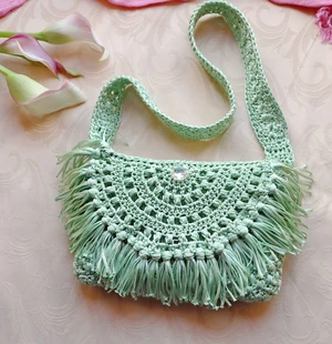 Free Spirit Crochet Clutch Pattern