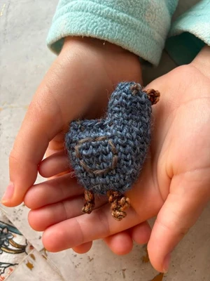 Pocket crochet bird
