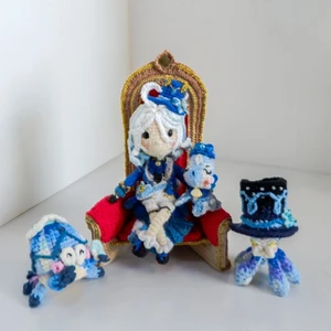 Crochet Throne