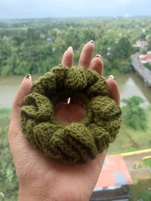 Crochet scrunchee