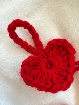 Crochet heart ( white )