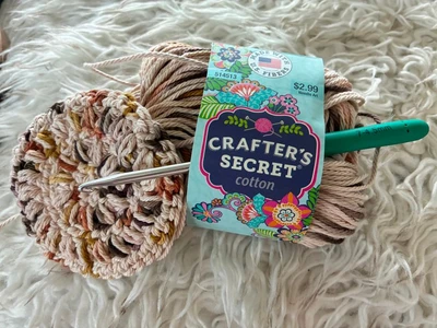 Cotton Puff Face Scrubby
