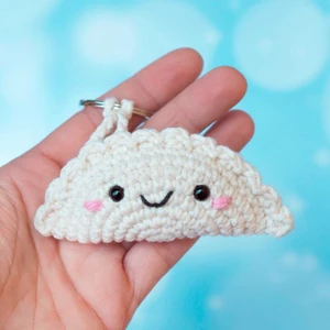 Gyoza Keychain crochet