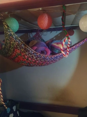 Hammock for yarn