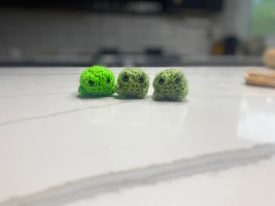 No-Sew Mini Pocket frog
