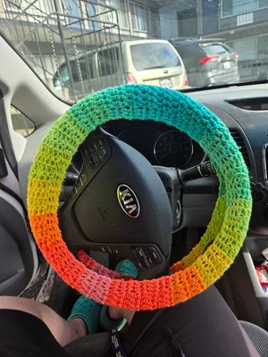 Beginner friendly Steering wheel cover