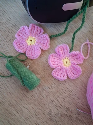 Flower headphone dangles