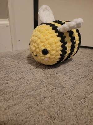 Jumbo bee