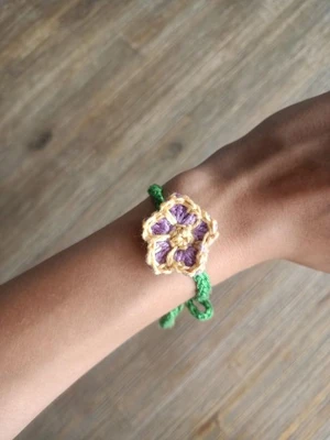 Flower bracelet