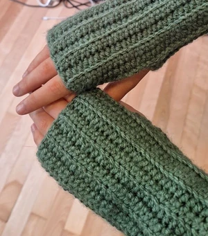 Fingerless gloves