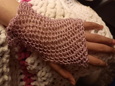 Lace Fingerless Gloves