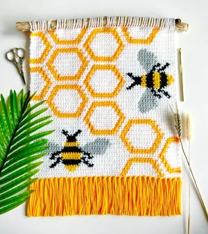 The Bee Hive Wall Hanging Crochet Pattern
