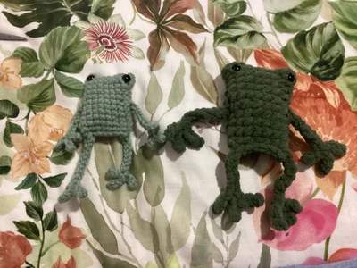 - No sew Leggy Frog -