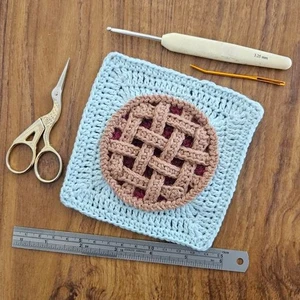Fruit pie granny square