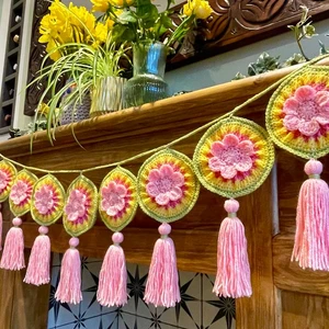 Daisy Blossom Crochet Garland