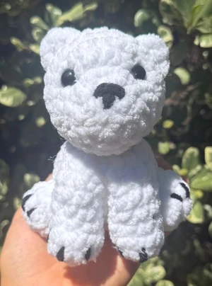 Low sew polar bear