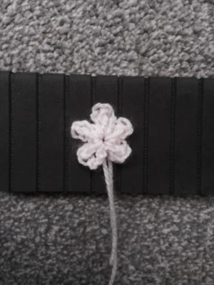 Small crochet flower
