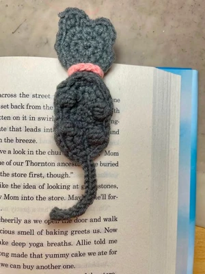 Easy no sew cat bookmark