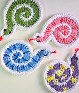 Swirly Snake Pattern
