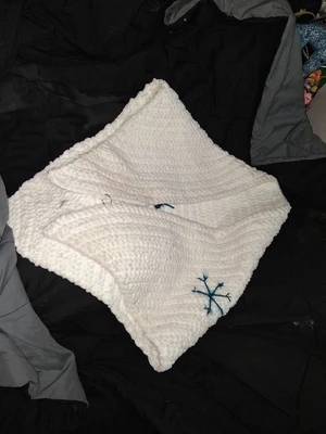 Snowflake capelet