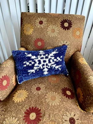 Winter Snow Pillow