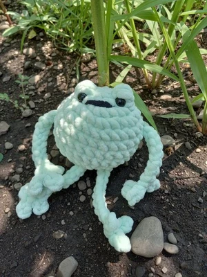 Bozo the round leggy frog!