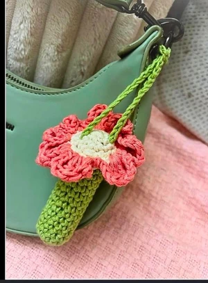 Cute flower lipbalm holder