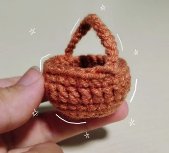 Mini picnic basket