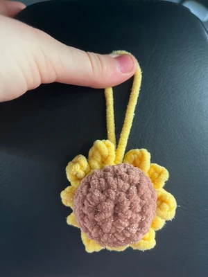 Sunflower (possible keychain)